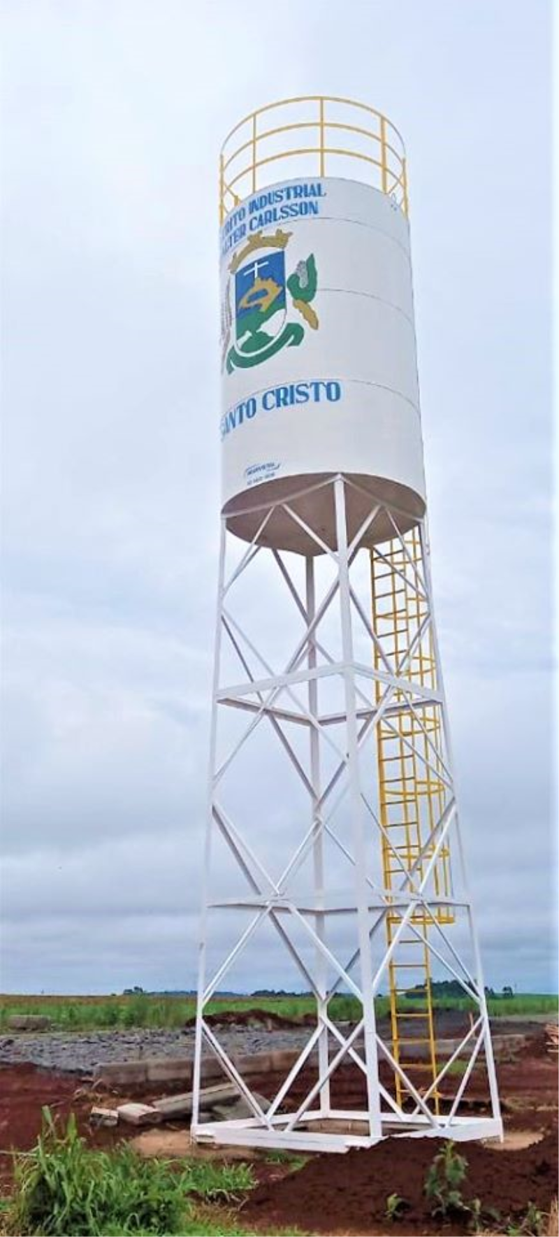 RESERVATÓRIO DE ÁGUA NO DISTRITO